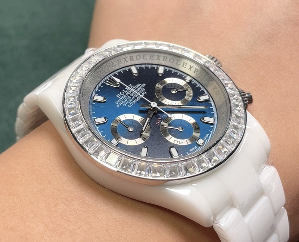 Rolex Daytona white ceramic case and bracelet, diamond bezel, red dial 43mm Men's Automatic