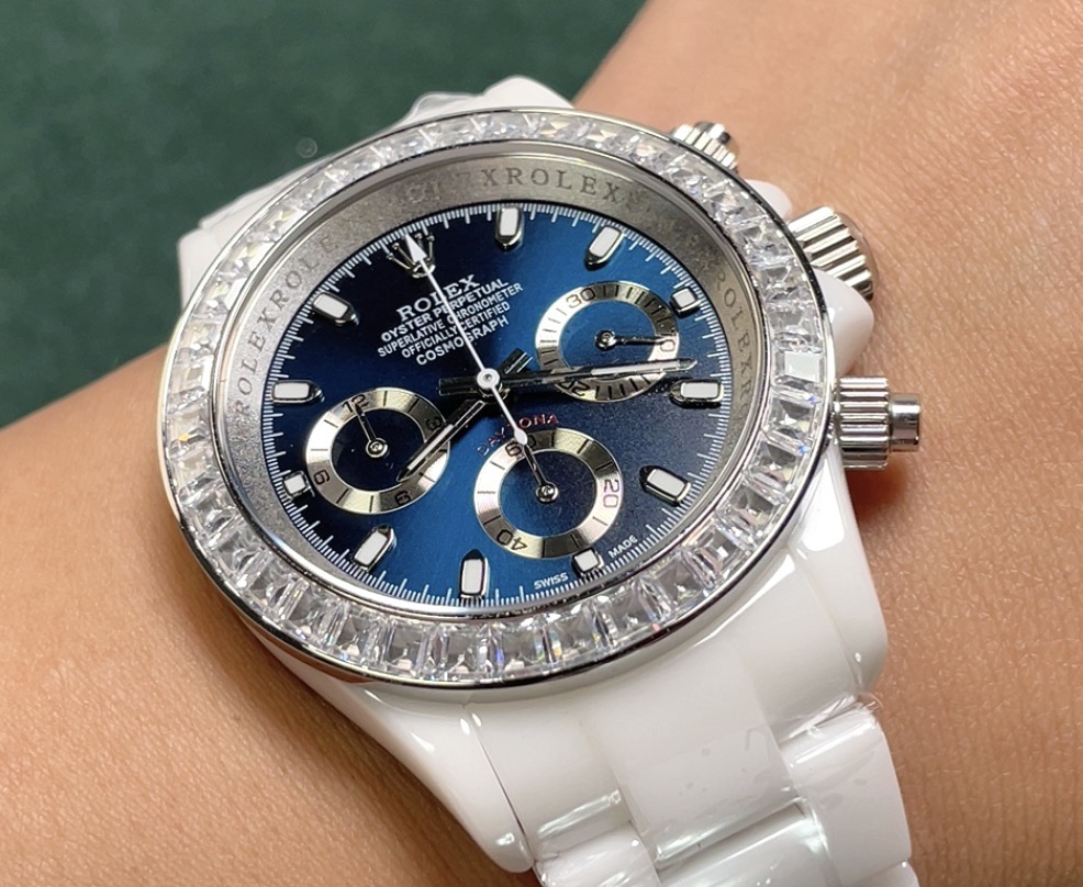 Rolex Daytona white ceramic case and bracelet, diamond bezel, red dial 43mm Men's Automatic