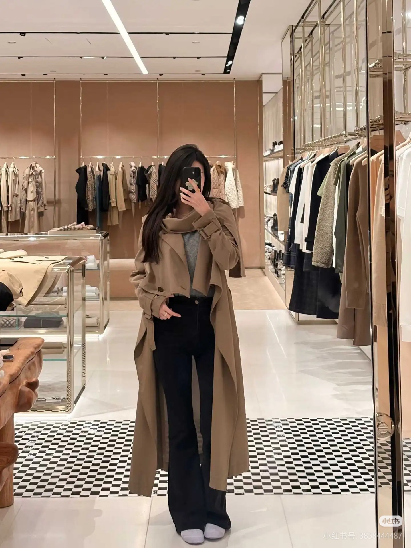 NO:547064,l Berber*ySS show style series //Same style as the star. British style khaki windbreaker jacket Kylie and Zhang Jingyi show style series, cabinet cabinets are released simultaneously; YB developed a top-level version, and it is hard to find an exclusive first domestic cabinet!  Short front and long back break the traditional windbreaker style, double-breasted shoulder buckle, neat work feel, oversized bow design at the collar, and freely adjustable strap design at the cuffs, super British style., Jackets & coats, alexander wang19860909l Berber*ySS秀款系列//明星同款 英伦风卡其风衣外套Kylie、张婧仪同款秀款系列,柜柜同步发售；YB开发定制的顶级版本,独家首发国内柜一件难求！前短后长打破传统风衣版型,双排扣设计肩扣,利落的工装感,领口处的超大蝴蝶结设计,袖口的绑带设计可自由调节,超绝英伦风.,,jackets & coats,alexander wang,Women's clothing