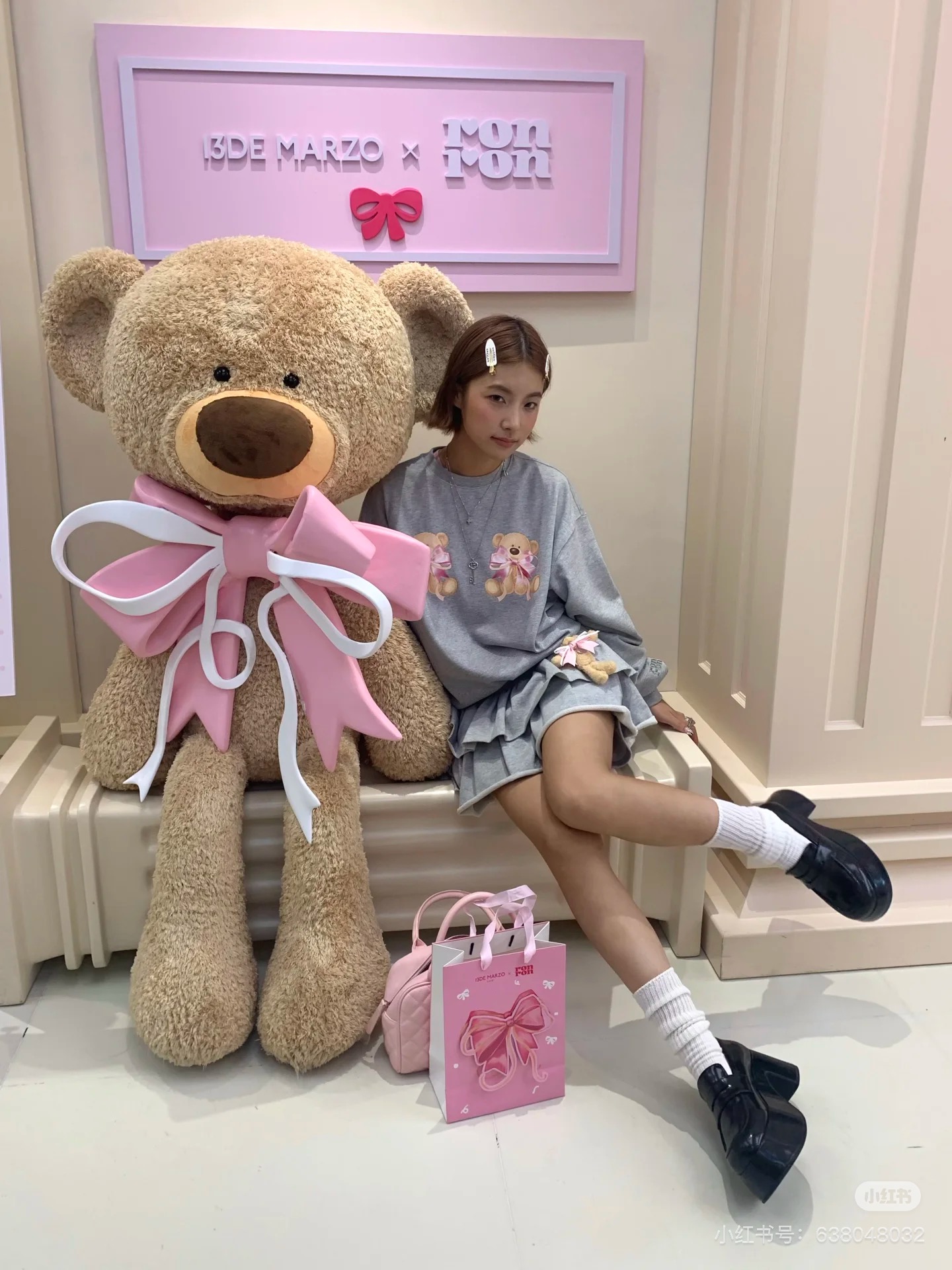 NO:548565,13DE MARZO X RONRON joint series //Bow Bear sweatshirt joint limited edition cabinet limited sale and exclusive first release, Korean sweatshirts that know how to come to super sweet girls, 1:1YB purchase and development, the printed pattern is super positive, the first batch of orders, must be purchased and purchased in autumn.smL,,hoodie, sweatshirts, alexander wang1986090913DE MARZO X RONRON联名系列//蝴蝶结小熊卫衣联名限定款柜柜限定发售、独家首发,懂得来超级甜妹的韩系卫衣,1:1YB购入开发,印花图案颜色超正,首批单,入秋必入款.smL,,hoodie,sweatshirts,alexander wang,Women's clothing