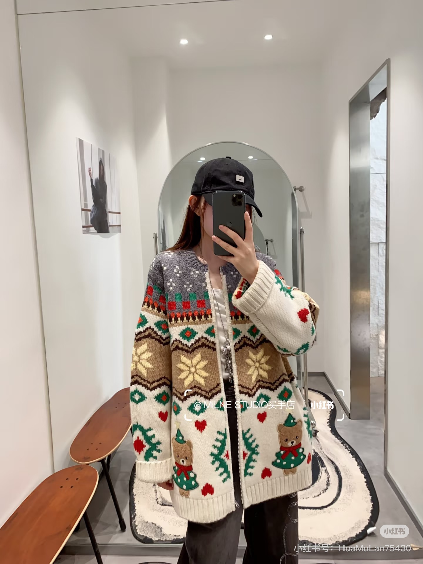 NO:624598,Niche 25FW new series // Christmas themed three-dimensional bear knitted cardigan, Nordic Fair Isle pattern + Christmas elements splicing design. The body has retro jacquard textures such as snowflakes, hearts, geometric rhombuses, etc. The hem is also decorated with three-dimensional bear dolls, full of details; a must-have film uniform for Christmas. SML,, alexander wang19860909小众25FW新款系列//圣诞主题立体小熊针织开衫北欧费尔岛花纹+圣诞元素的拼接设计衣身有雪花、爱心、几何菱形等复古提花纹理,下摆还做了立体小熊玩偶装饰,细节满满；圣诞节必备出片战衣.SML,,alexander wang,Women's clothing