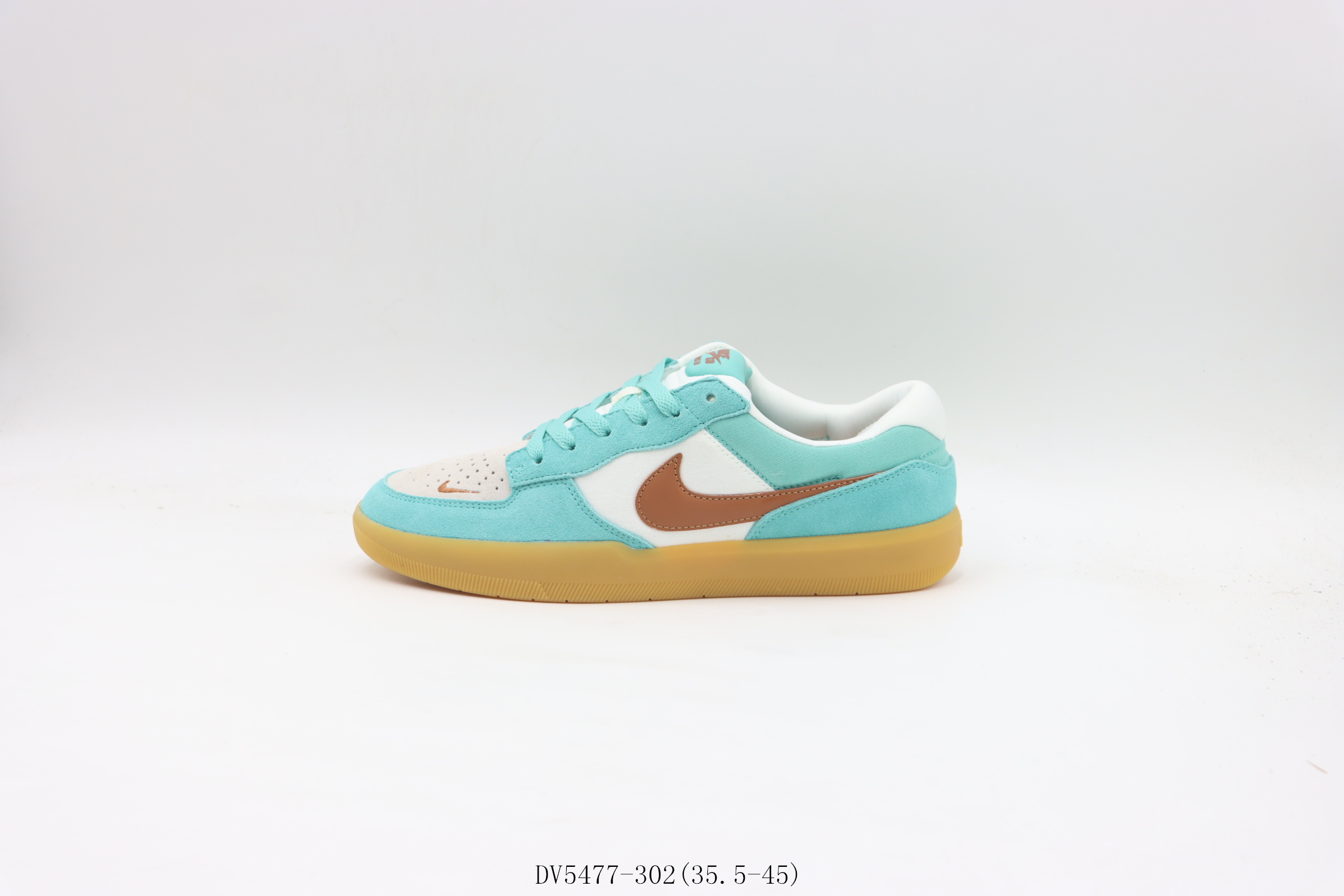 【真标 SB板鞋系列】耐克/NIKE 耐克SB板鞋 蓝桔 货号:DV5477-302 ❗❗❗ 耐克Nike SB Force 58 滑板板鞋是一款将前沿创新带入街头的单品,它具有硫化杯底,具有出色的耐用性和灵活性.使用帆布和绒面革,在饰面上放置通风口,它自始至终都融入了传统篮球风格,此次配色迎入,小闪电和芝加哥的风格,重新打造鞋款.