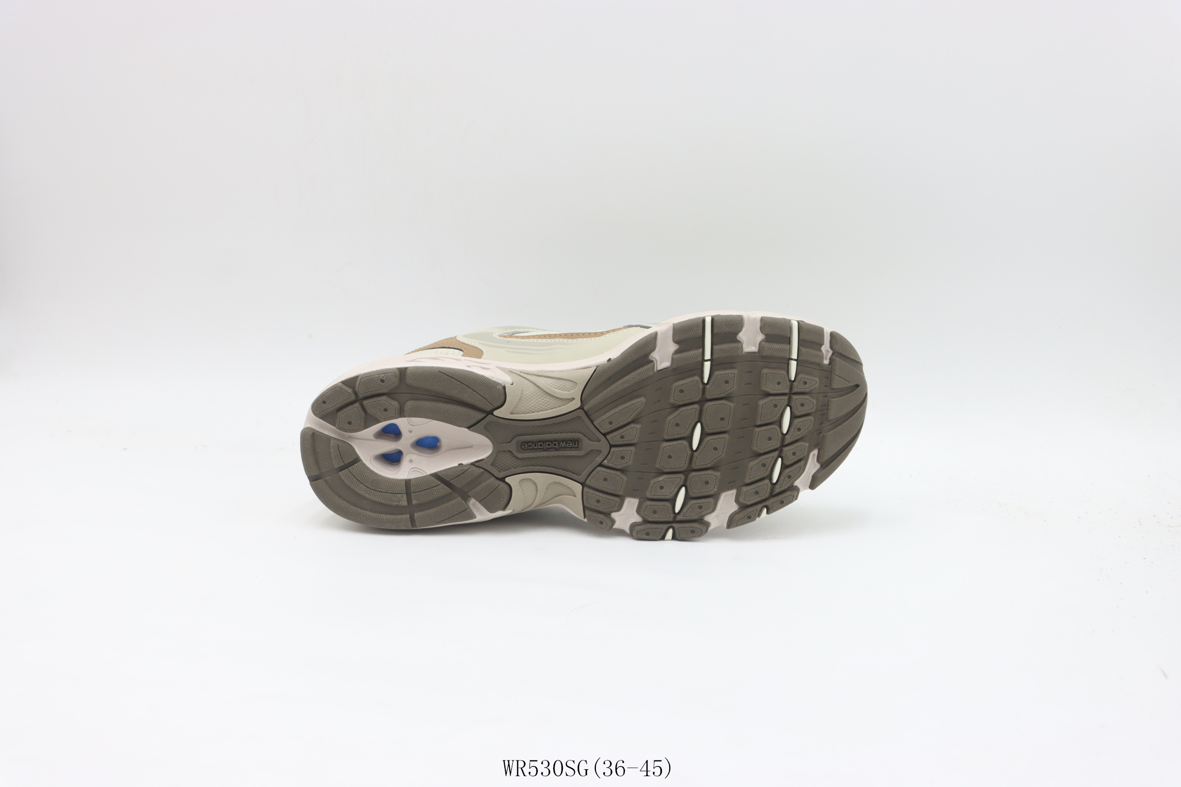 💰100
【真标     新百伦530系列】新百伦/new balance 新百伦NB530跑鞋       卡其
货号：WR530SG尺码： 36 37 37.5 38 38.5 39 40 40.5 41.5 42 42.5 43 44 45
❗️❗️❗️
 New Balance 新百伦530复古老爹鞋跑步鞋  代购小红书平台专供在保留老爹鞋设计精髓之余，设计更加灵活、轻便，十分适合当下季节上脚。鞋身大面积采用网眼材质打造，搭配皮革材质勾勒出鞋身轮廓，带来丰富层次