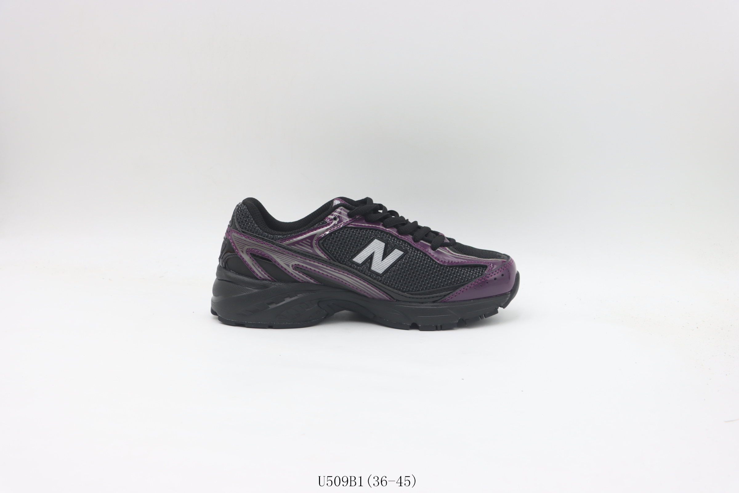 💰140
【真标    新百伦系列】新百伦/new balance 新百伦509NB跑鞋     黑紫
货号：U509B1尺码：36 37 38 39 40 41 42 43 44 45
❗️❗️❗️
微翘式鞋头设计，响应灵活。采用经典鞋型，融入全新细节点缀整体简约且富有质感。鞋底耐磨材质搭配丰富的防滑底纹设计，可平稳抓地，不易打滑