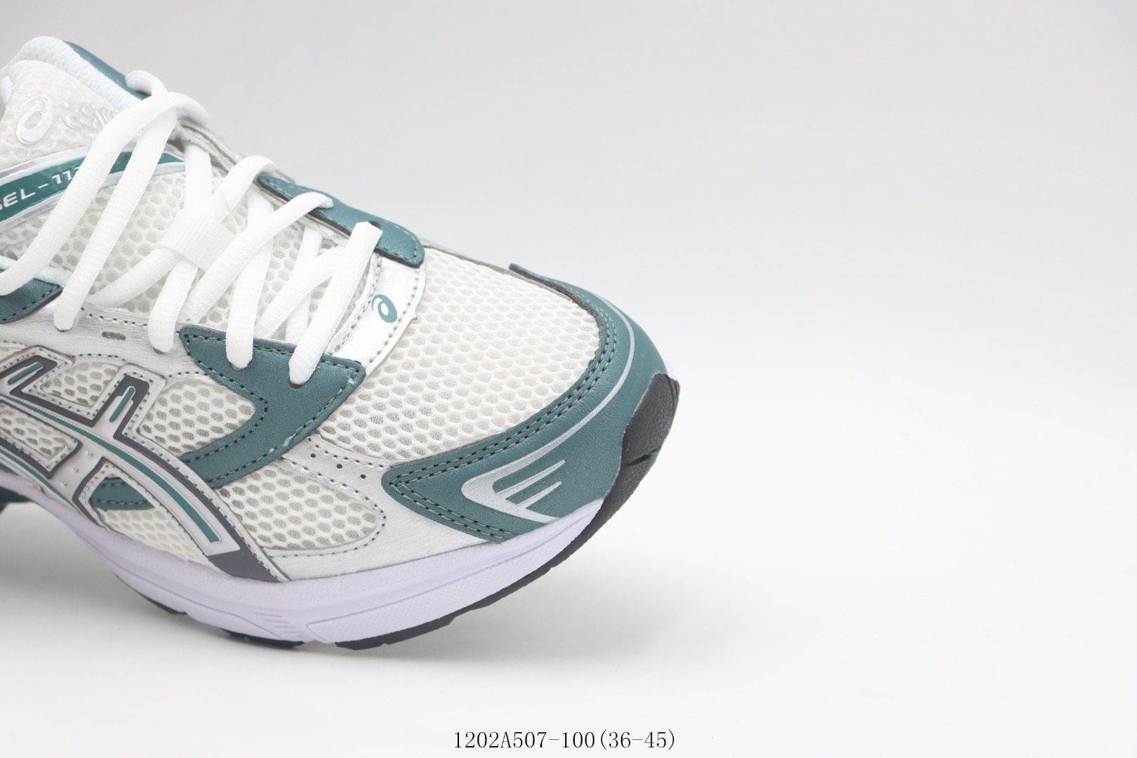 💰140
【真标     亚瑟士】亚瑟士/ ASICS 亚瑟士跑鞋          白绿
型号：1201A507-100尺码：36  37 37.5 38 39 39.5 40 40.5 41 42 42.5 43 44 45
❗️❗️❗️
亚瑟士Asics GEL-1130跑步鞋运动鞋