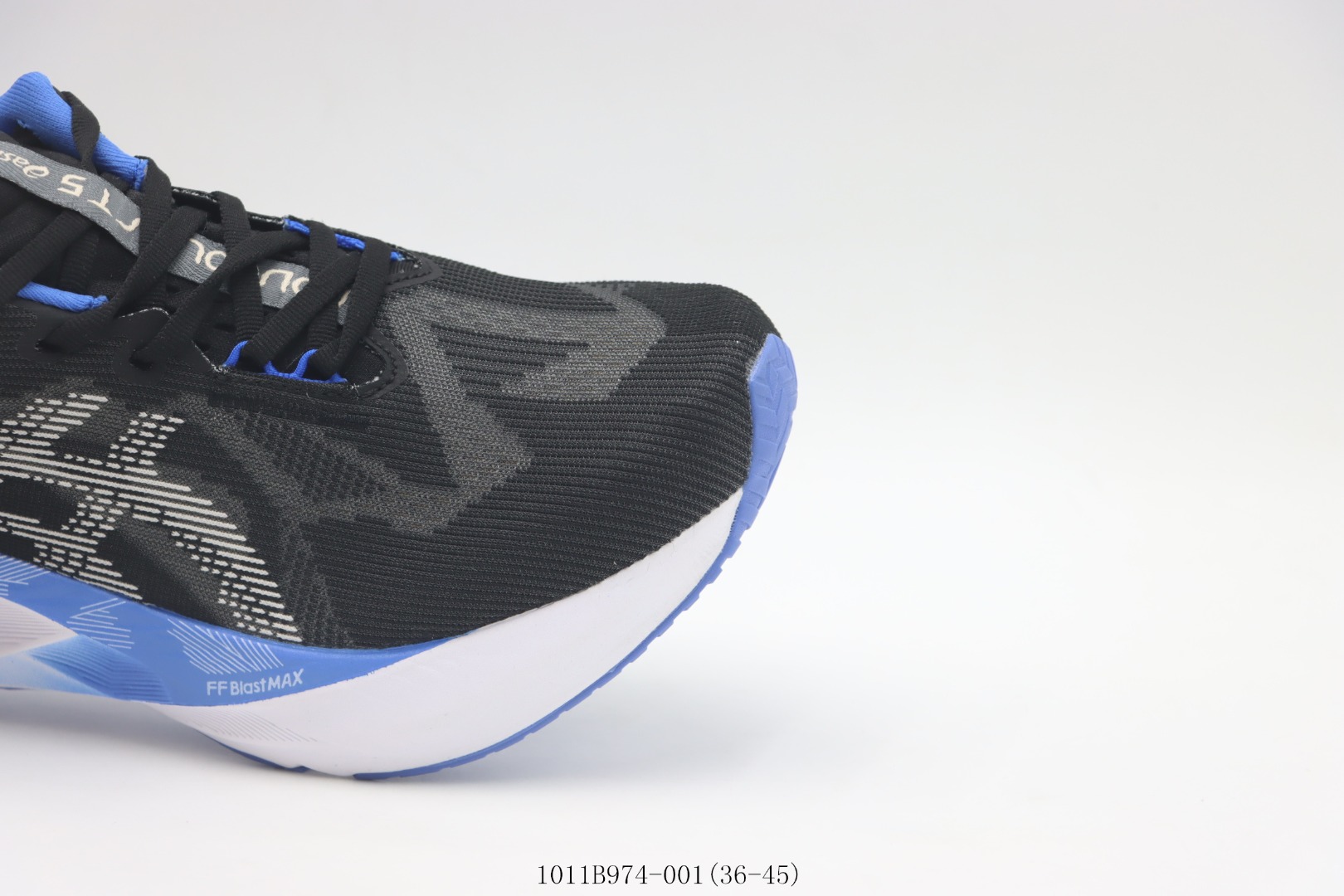 💰130
【真标     亚瑟士】亚瑟士/ ASICS 亚瑟士跑鞋        黑蓝
型号：1011B974-001尺码：36  37 37.5 38 39 39.5 40 40.5 41 42 42.5 43 44 45
❗️❗️❗️
亚瑟士Asics NOVABLAST 5 LE跑步鞋运动鞋