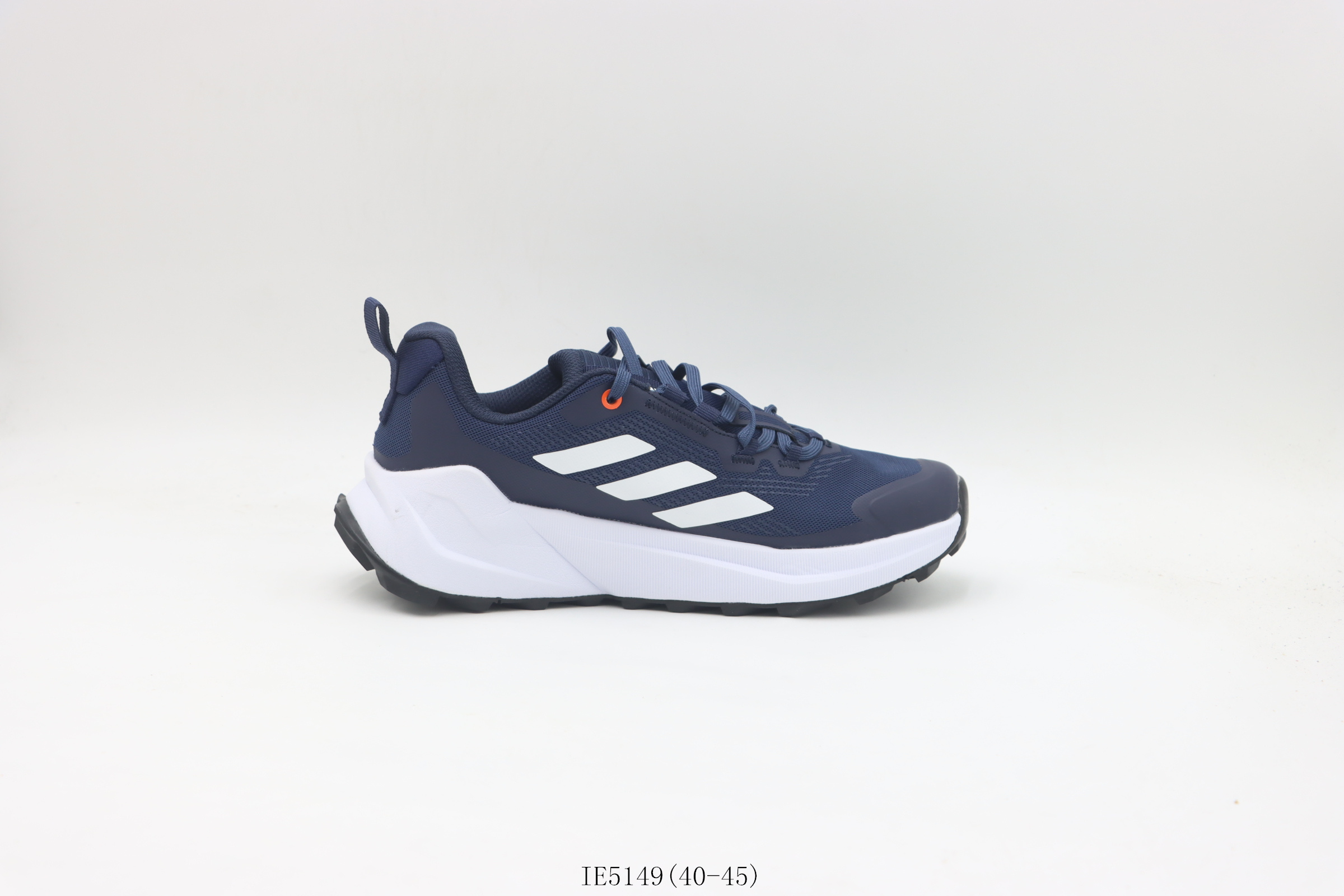 💰150
【真标 阿迪跑鞋系列】阿迪达斯/Adidas 阿迪运动鞋 深蓝
货号:IE5149尺码: 40 40.5 41 42 42.5 43 44 45
❗️❗️❗️
阿迪达斯Adidas Terrex Trailmaker 2.0 Gore-Tex 阿迪达斯 Terrex系列减震透气 防滑耐磨 舒适轻便 低帮 厚底增高运动老爹鞋 时尚百搭 户外鞋,有防水技术相伴,不同地形都能“挺”你到底。力求为不同水平的徒步者带来同样的舒适。既有跑鞋的活力脚感,又有徒步鞋的结构感,崎岖路面放马过来”。含防水透气的GORE-TEX覆膜,助你从容应对潮湿环境,力求为双脚带来舒爽感受。另含实穿饰面,旨在适合户外穿着。搭载Continental马牌橡胶大底,稳定耐磨。