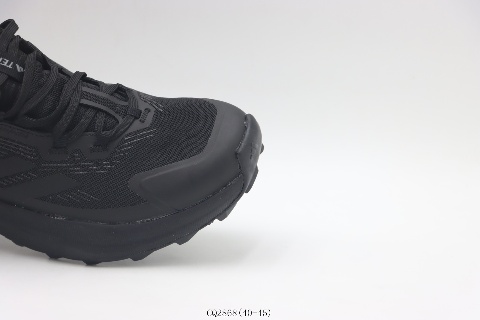 💰150
【真标 阿迪跑鞋系列】阿迪达斯/Adidas 阿迪运动鞋 黑色
货号:CQ2868尺码: 40 40.5 41 42 42.5 43 44 45
❗️❗️❗️
阿迪达斯Adidas Terrex Trailmaker 2.0 Gore-Tex 阿迪达斯 Terrex系列减震透气 防滑耐磨 舒适轻便 低帮 厚底增高运动老爹鞋 时尚百搭 户外鞋,有防水技术相伴,不同地形都能“挺”你到底。力求为不同水平的徒步者带来同样的舒适。既有跑鞋的活力脚感,又有徒步鞋的结构感,崎岖路面放马过来”。含防水透气的GORE-TEX覆膜,助你从容应对潮湿环境,力求为双脚带来舒爽感受。另含实穿饰面,旨在适合户外穿着。搭载Continental马牌橡胶大底,稳定耐磨。