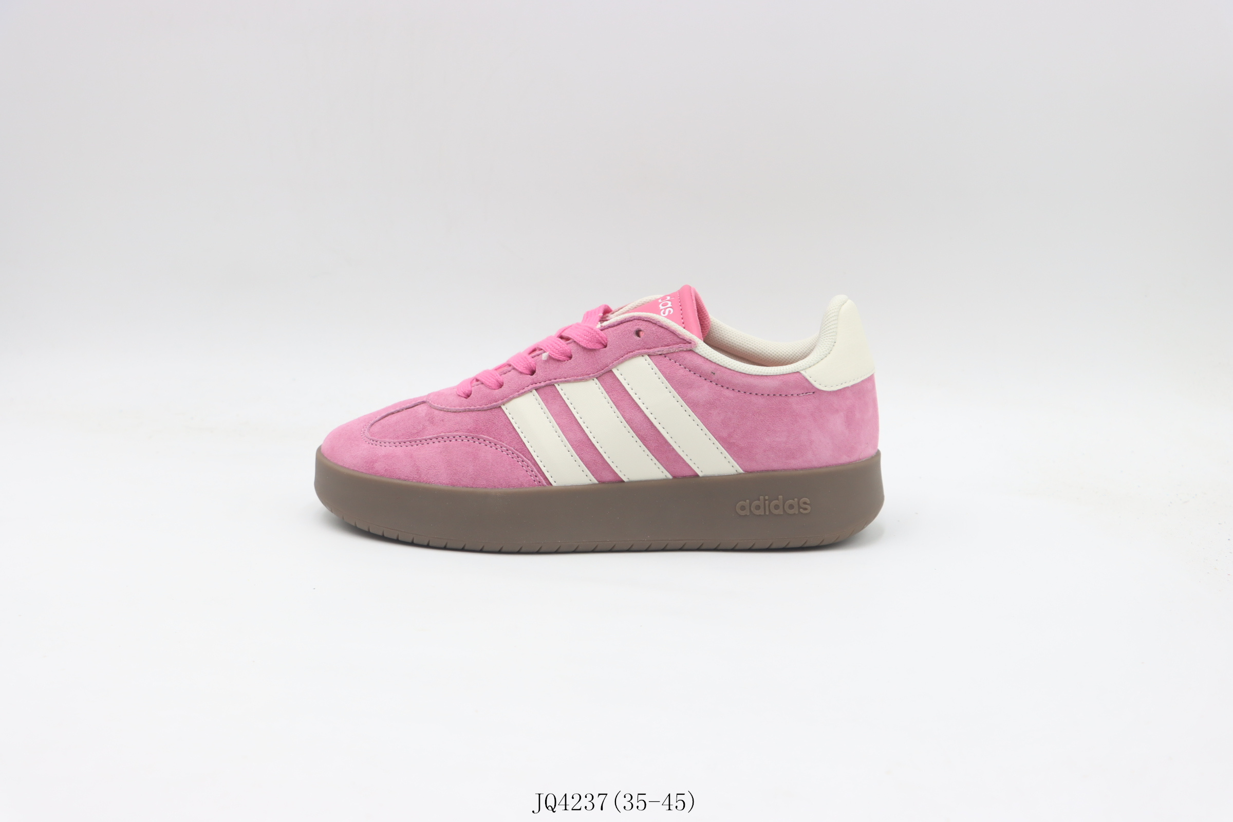 💰130
【真标   阿迪板鞋系列】阿迪达斯/Adidas  阿迪三叶草低帮板鞋    粉色
货号：JQ4237尺码：35 36 36.5 37 38 38.5 39  40 40.5 41 42 42.5 43 44 45 
❗️❗️❗️
 Adidas BARREDA DECODE复古运动板鞋