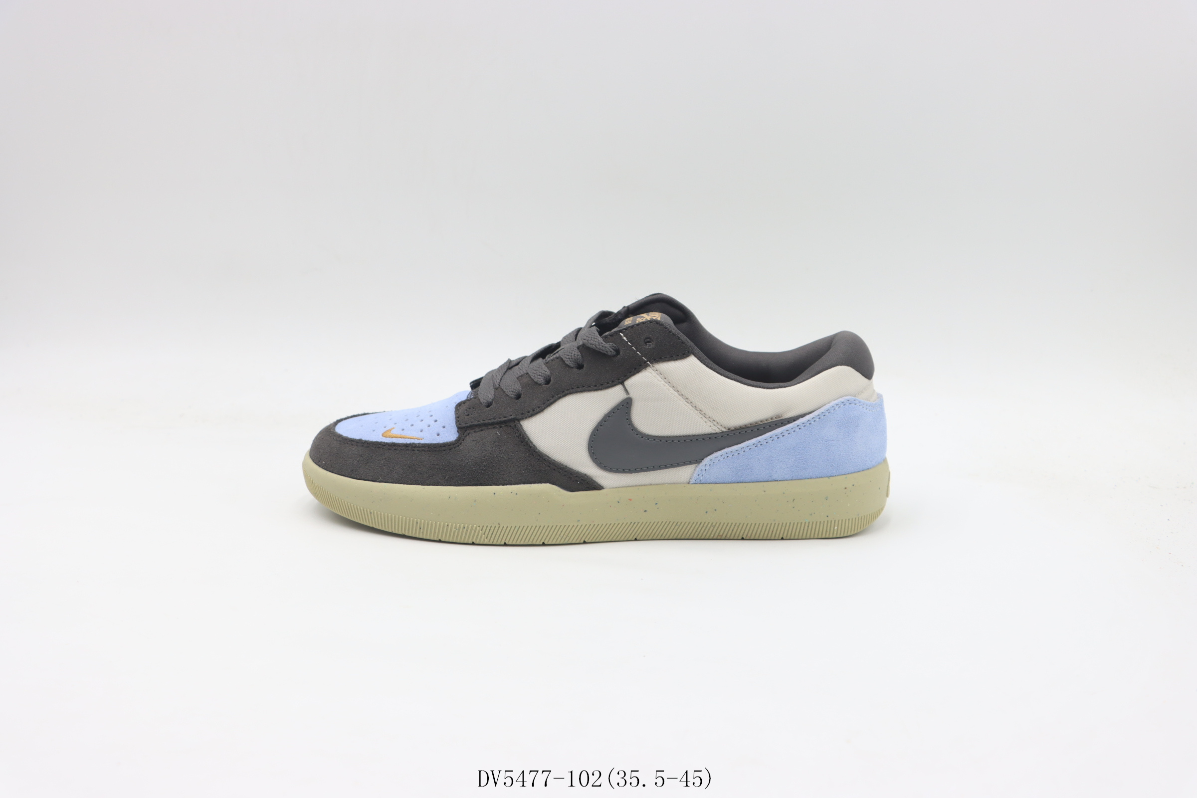 【真标 SB板鞋系列】耐克/NIKE 耐克SB板鞋 灰蓝 货号:DV5477-102 ❗❗❗ 耐克Nike SB Force 58 滑板板鞋是一款将前沿创新带入街头的单品,它具有硫化杯底,具有出色的耐用性和灵活性.使用帆布和绒面革,在饰面上放置通风口,它自始至终都融入了传统篮球风格,此次配色迎入,小闪电和芝加哥的风格,重新打造鞋款.