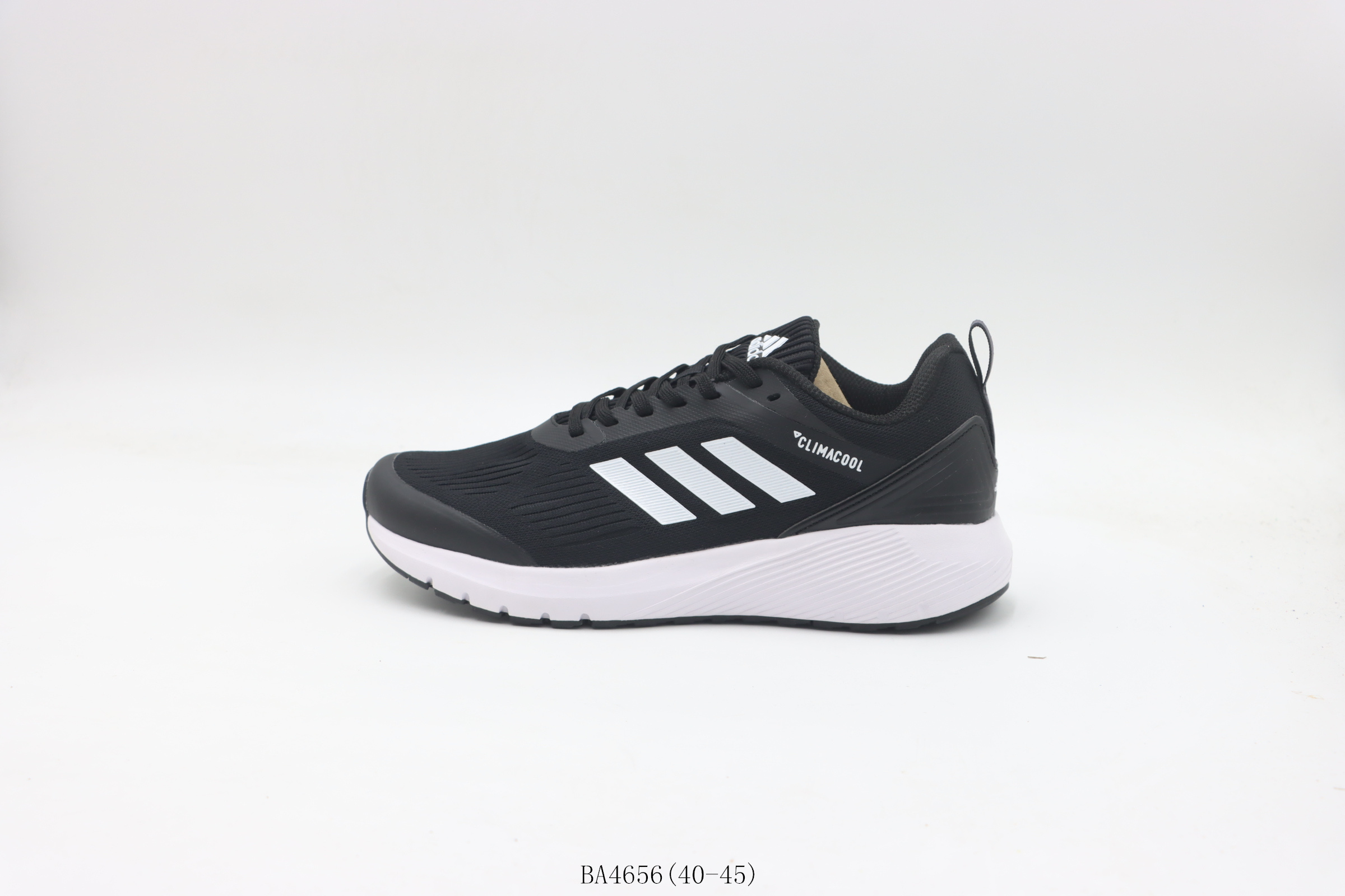 💰150
【真标     阿迪跑鞋系列】阿迪达斯/Adidas  阿迪运动鞋      黑白
货号：BA4656尺码：  40 40.5 41 42 42.5 43 44 45
❗️❗️❗️
Adidas阿迪达斯官方DURAMO SL 男女子训练备赛轻盈疾速网面跑步鞋。这款adidas运动鞋，旨在伴你日常跑步。贴合设计，力求打造舒适脚感。从长距离户外跑，到跑道冲刺，这款跑步鞋力求伴你舒适奔跑。• 常规鞋型• 鞋带款• 网材鞋面搭配别致饰面• 穿着舒适• 旨在适合室内或户外训练的运动鞋• OrthoLite®鞋垫，搭载Lightmotion中底• 氯丁橡胶后跟和Adiwear橡胶外底