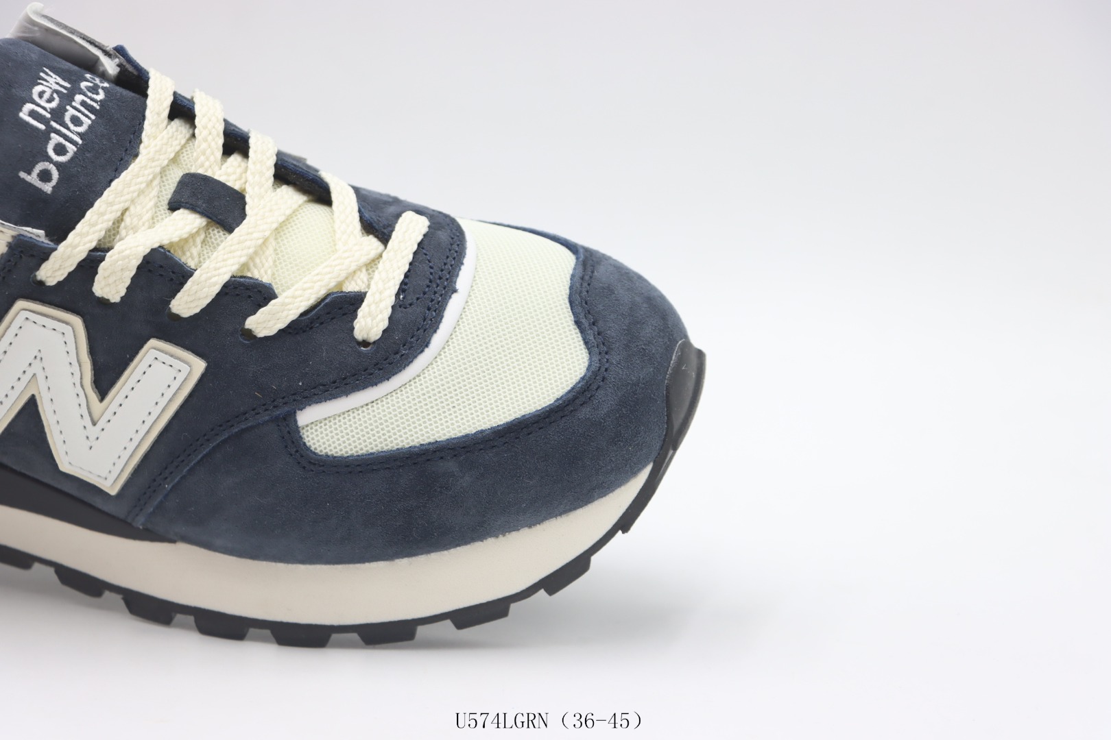 💰130
【真标   新百伦574系列】新百伦/new balance 新百伦NB574老爹鞋     蓝白
 货号：U574LGRN尺码： 36 36.5 37 38 38.5 39.5 40 40.5 41 42 42.5 43 44 45
❗️❗️❗️
尽显90年代复古风格❗NB新百伦New Balance 574系列复古老爹风休闲运动慢跑