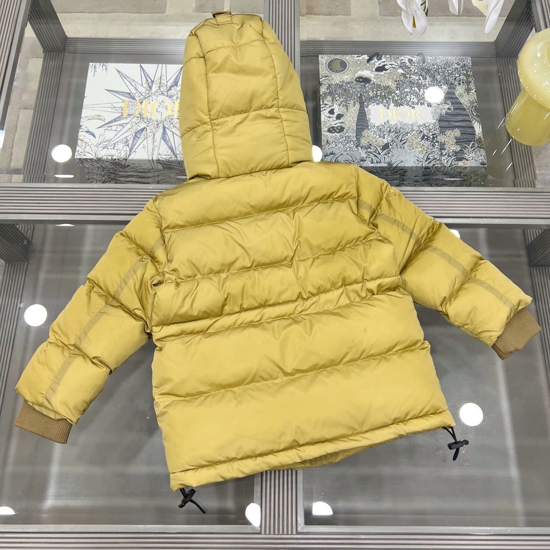 Burberry 巴宝莉,童装,男女童棉衣外套,防护性休闲连帽羽绒棉服,精选高腻尼龙面料,衣领处内衬格纹羊毛混纺面料 5