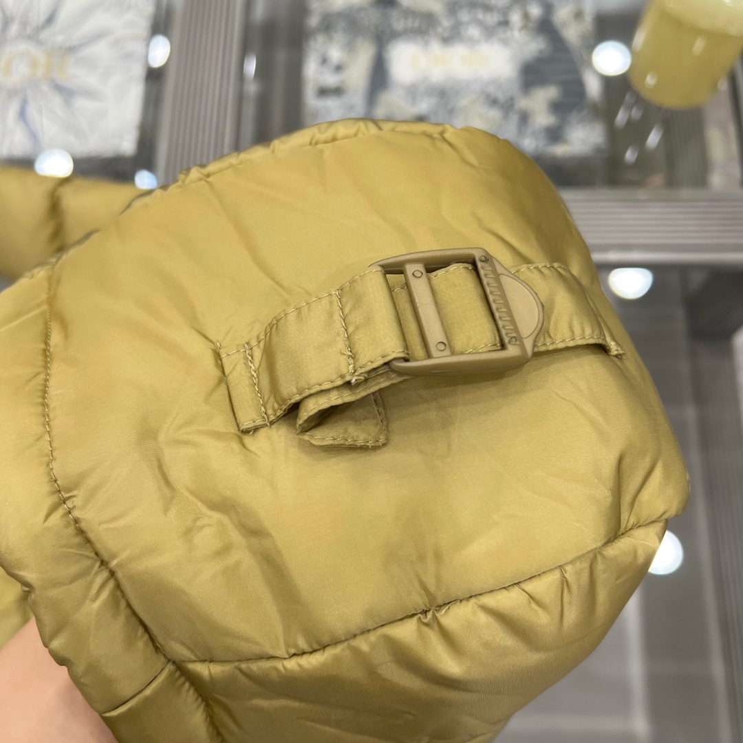 Burberry 巴宝莉,童装,男女童棉衣外套,防护性休闲连帽羽绒棉服,精选高腻尼龙面料,衣领处内衬格纹羊毛混纺面料 3