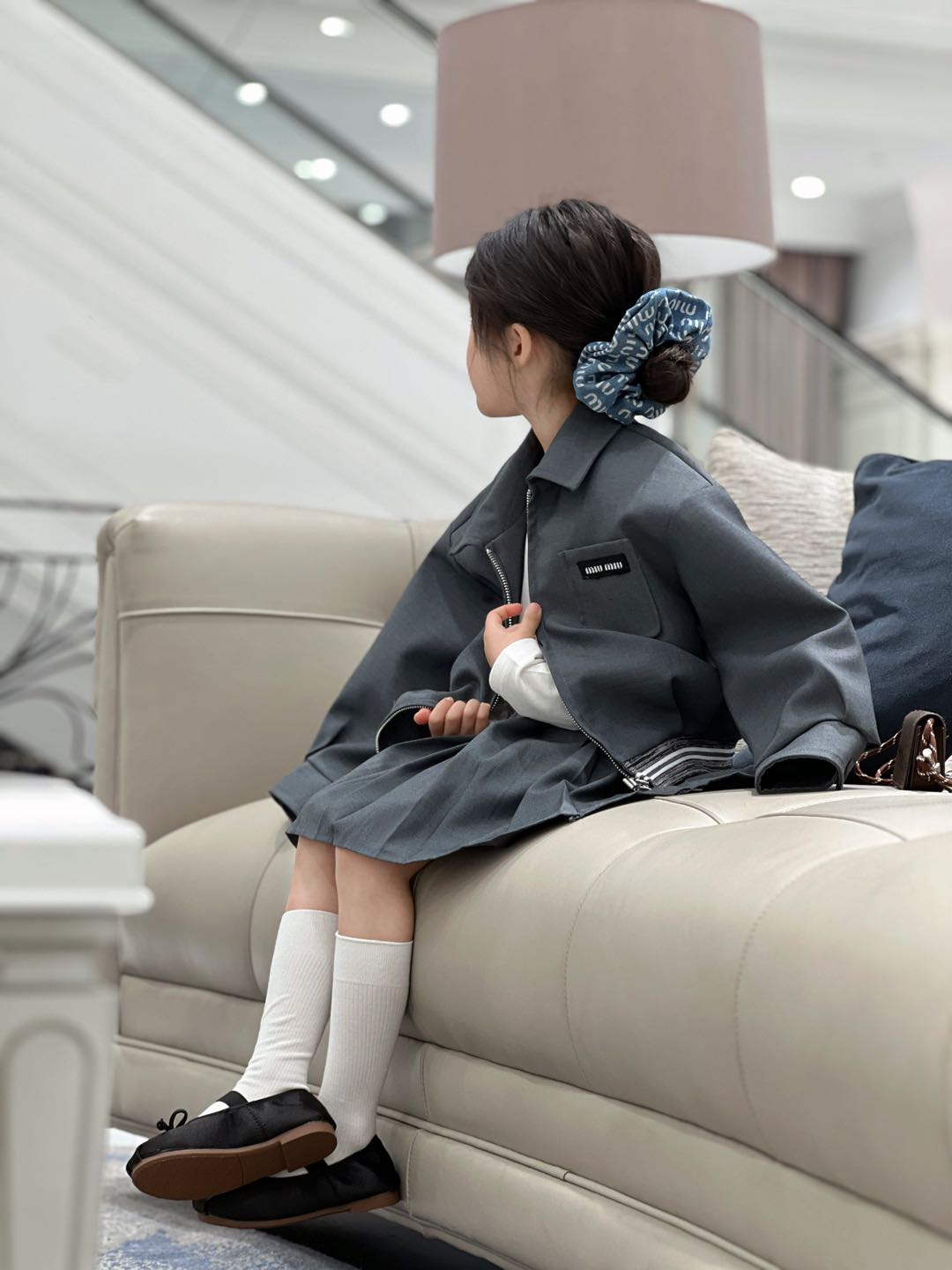 Miu Miu College Style: Short Jacket, Short-Sleeve Coat, and Lively Dresses. - 图片 3