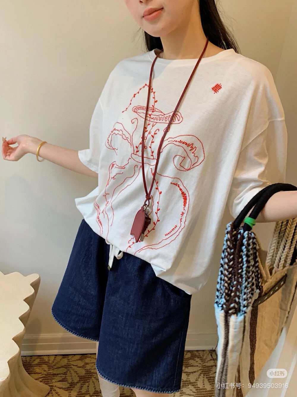 Loose vase embroidered short-sleeved T-shirt - View 21