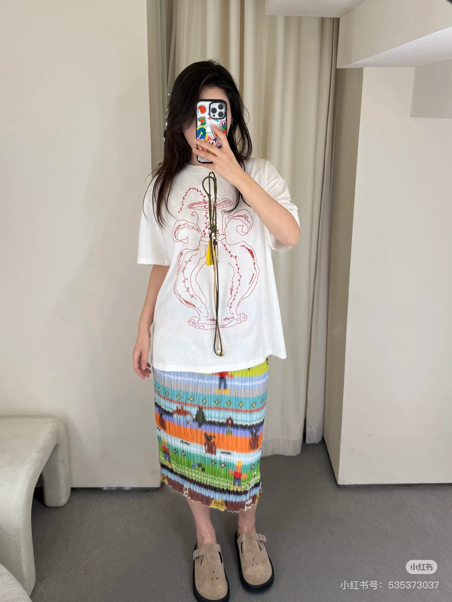 Loose vase embroidered short-sleeved T-shirt - View 15