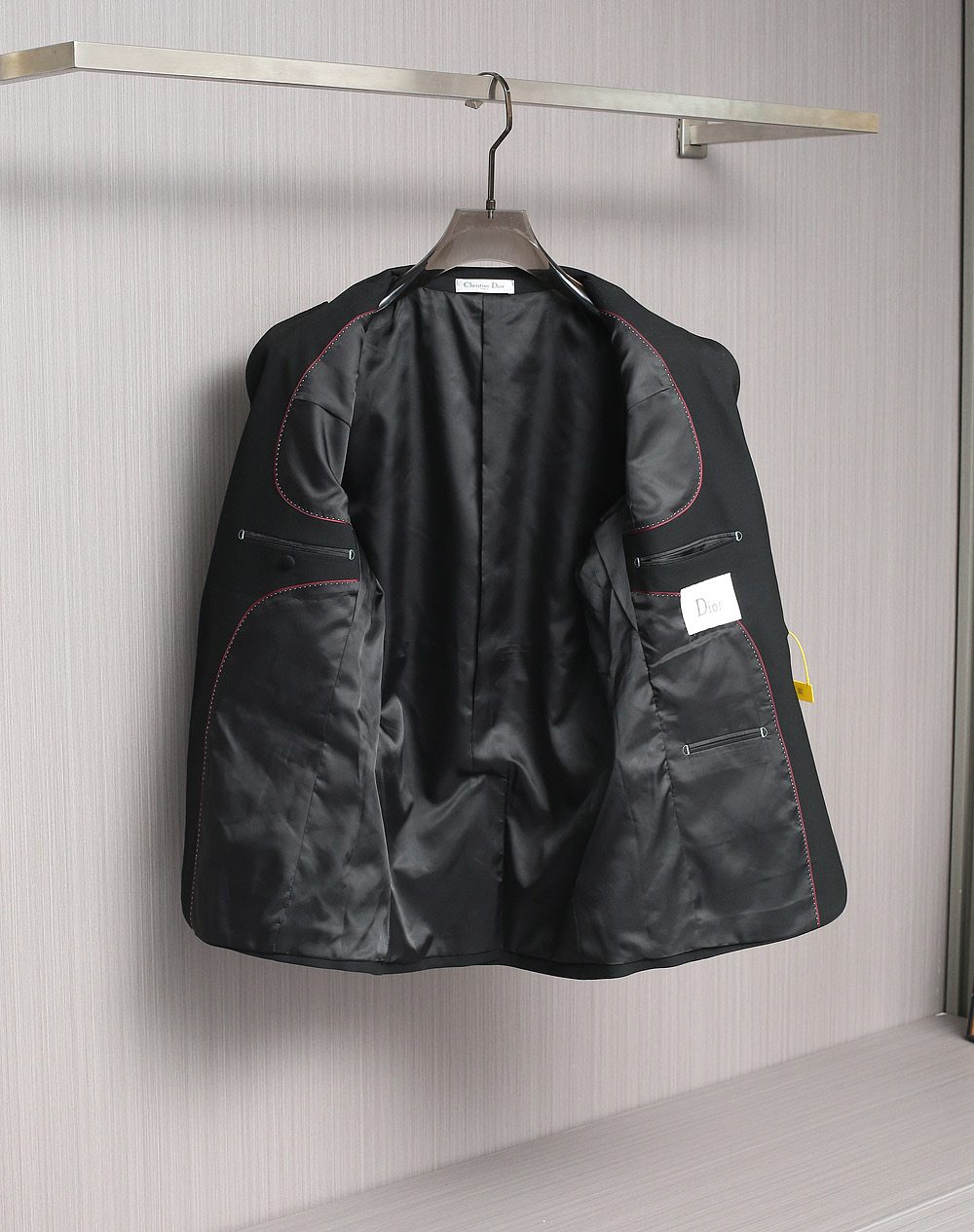 /套  西服细节图