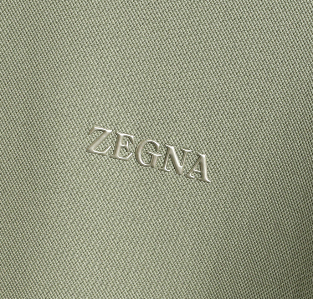   zegna 25SS春夏新款短袖
   ZEGNA春夏必备的珠地圆领，整体在设计基调方面继续沿袭了E