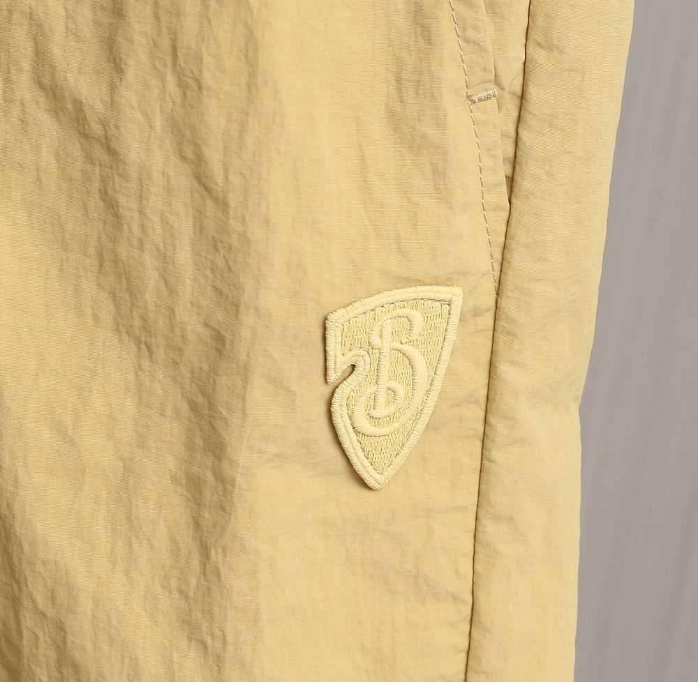   Burberry 2025春夏新款短裤                            面布采