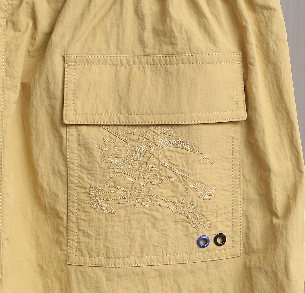   Burberry 2025春夏新款短裤                            面布采