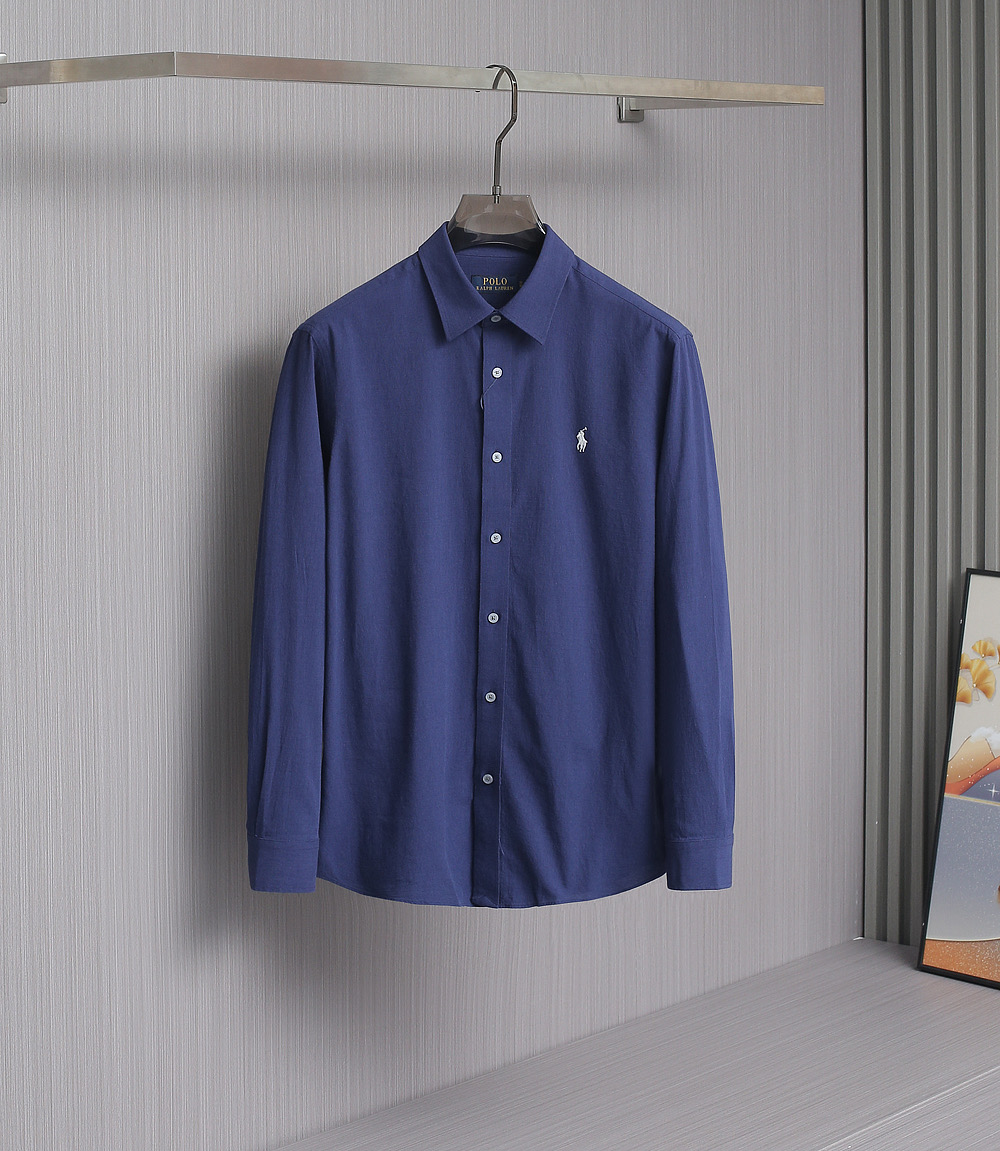NO:950905,Ralph Lauren classic cotton and linen blended long-sleeved shirt. A high-end fashion brand from the United States. The design style combines fantasy, romance, innovation and classical inspiration to present!  All the details are based on values ​​that will not be eliminated by time. The fabrics are imported cotton and linen blended fabrics!  It combines the breathability of linen with the softness of cotton. Classic knight brand embroidery on the left chest!  Perfectly interprets the romantic and classic inspiration of the brand!  Excellent tailoring, three-dimensional version, comfortable fabrics, better to wear close to the body!  A must-have item for men all year round!  S-XXL. Dark blue, bright blue, light blue and white are available for sale in stock, shirts,19860909拉夫劳伦经典棉麻混纺长袖衬衫.来自美国的高端时尚品牌.设计风格融合幻想、浪漫,创新和古典的灵感呈现！所有的细节架构在一种不被时间淘汰的价值观上.面料采用进口棉麻混纺面料！兼具麻的透气和棉的柔软.左胸经典骑士品牌刺绣！完美诠释品牌浪漫古典的灵感气息！精良的裁剪,立体版型,舒适的面料,贴身穿着更佳！男士一年四季必备单品！S-XXL.深蓝,亮蓝,浅蓝,白色四色现货发售,,shirts,,Men's clothing