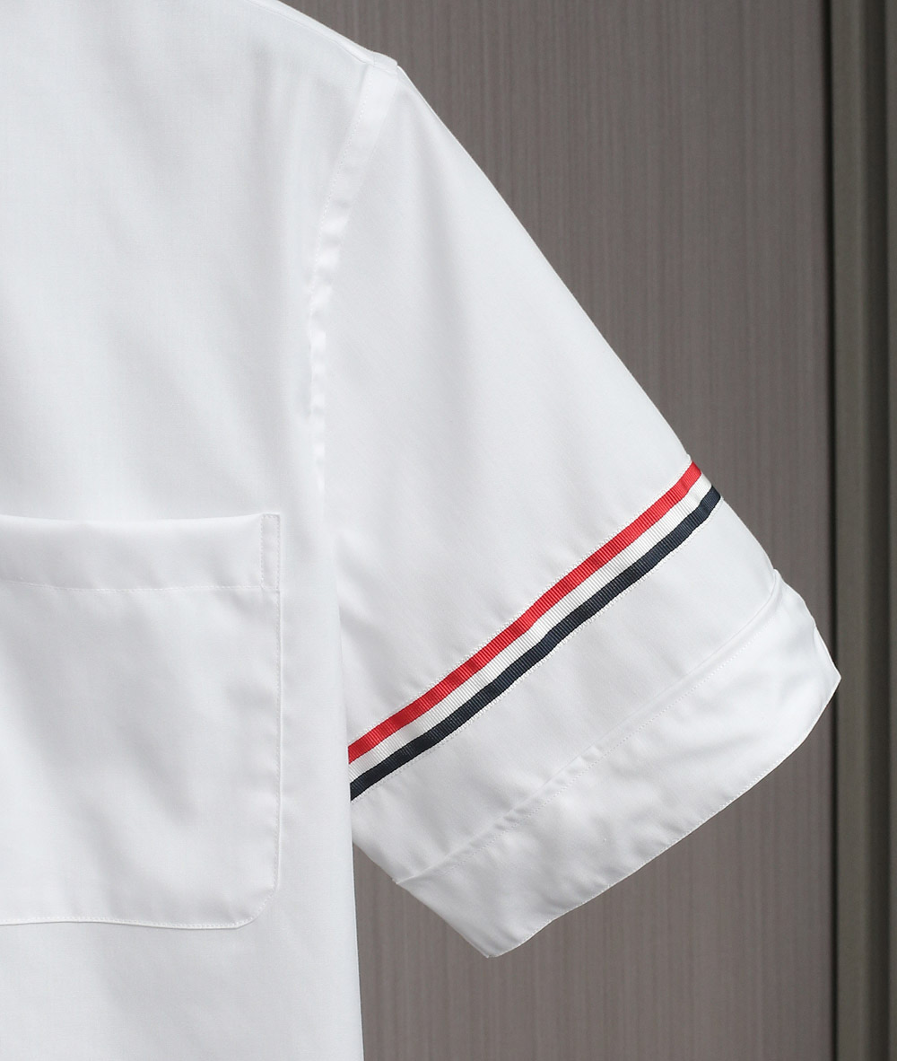 High-Class Integrator: Red, Blue, White Laced Elements with Fine Skin, Comfortable Fit, and Perfect Details - 图片 5