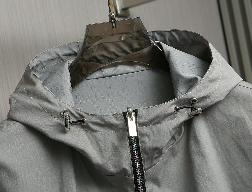 🌹🌹🌹25SS新品，Dior秋季限定｜连帽双面穿时尚夹克，重塑精英穿搭美学。 高定原版材质，重塑秋天安全