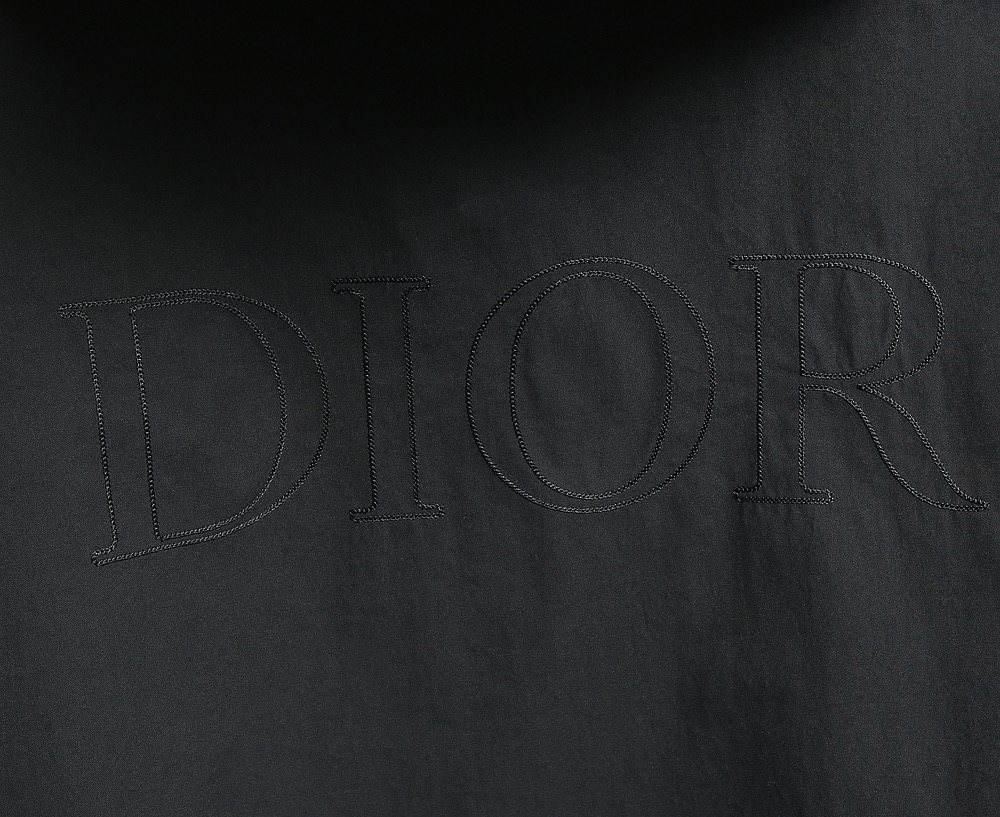 🌹🌹🌹25SS新品，Dior秋季限定｜连帽双面穿时尚夹克，重塑精英穿搭美学。 高定原版材质，重塑秋天安全