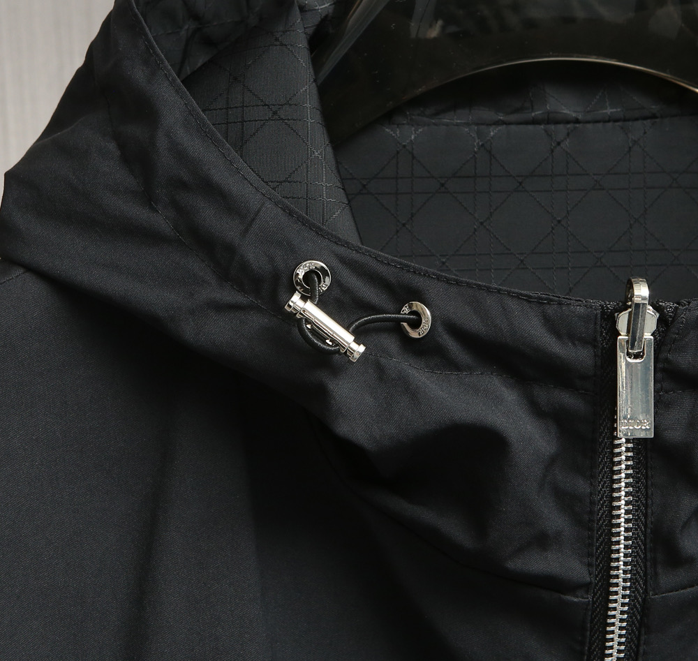 🌹🌹🌹25SS新品，Dior秋季限定｜连帽双面穿时尚夹克，重塑精英穿搭美学。 高定原版材质，重塑秋天安全