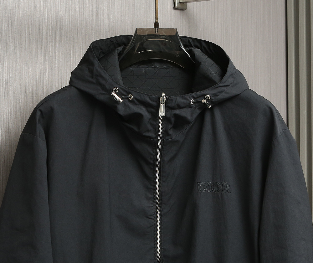 🌹🌹🌹25SS新品，Dior秋季限定｜连帽双面穿时尚夹克，重塑精英穿搭美学。 高定原版材质，重塑秋天安全