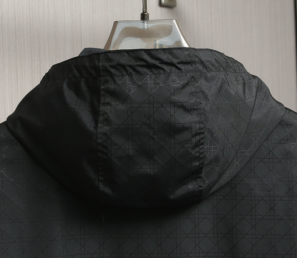 🌹🌹🌹25SS新品，Dior秋季限定｜连帽双面穿时尚夹克，重塑精英穿搭美学。 高定原版材质，重塑秋天安全