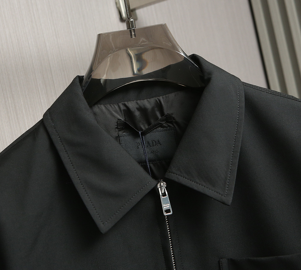 🌹🌹🌹P家25秋冬男装高端梭织商务休闲夹克外套系列外套 高端精品系列，贸易公司渠道订单，官网专柜在售系列