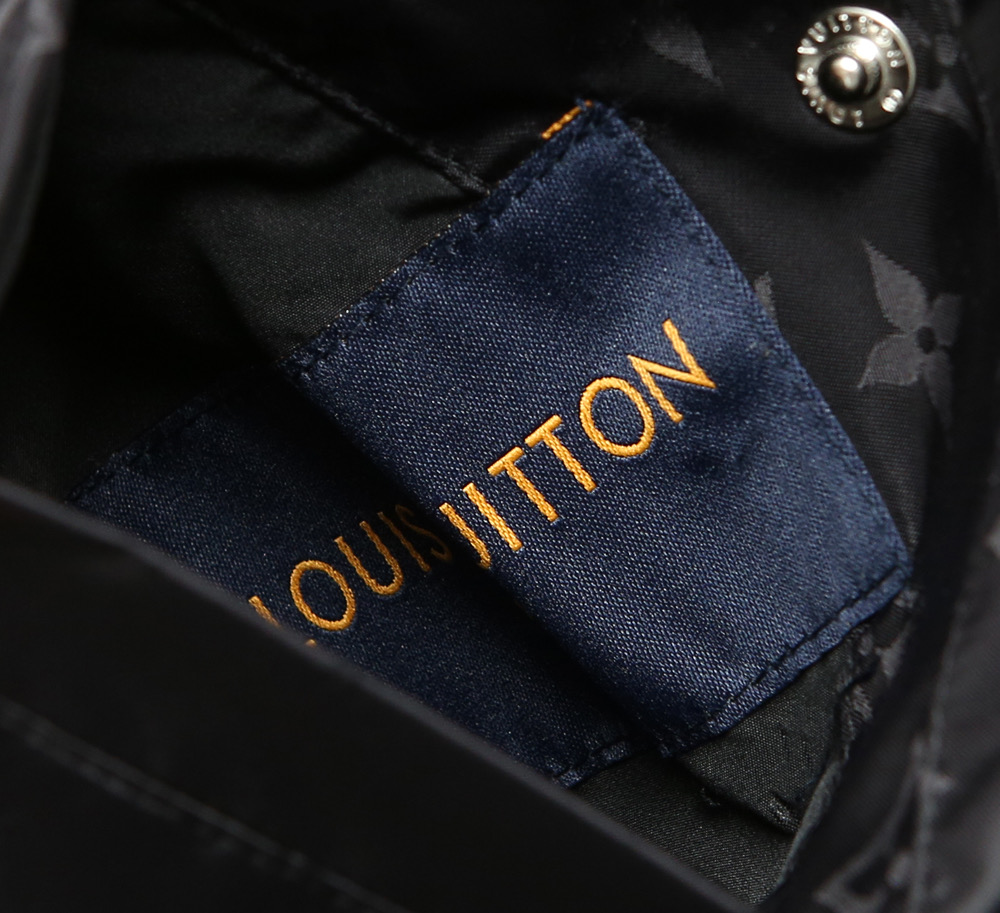 🌹🌹🌹顶级品质！LV驴牌25秋冬新品双面夹克！驴家常青爆款！双面穿全身logo提花连帽双面穿夹克！素色哑