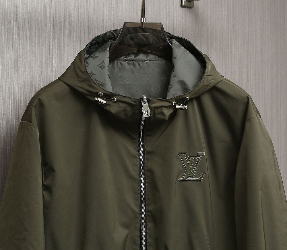 🌹🌹🌹顶级品质！LV驴牌25秋冬新品双面夹克！驴家常青爆款！双面穿全身logo提花连帽双面穿夹克！素色哑