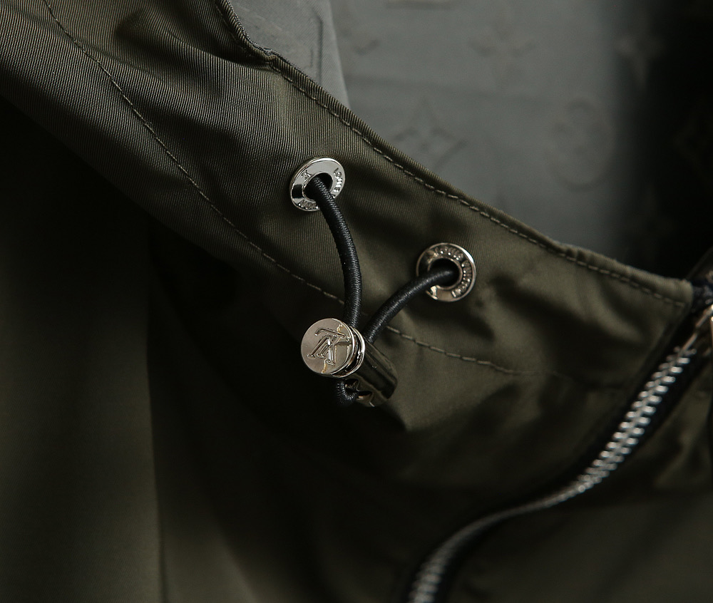 🌹🌹🌹顶级品质！LV驴牌25秋冬新品双面夹克！驴家常青爆款！双面穿全身logo提花连帽双面穿夹克！素色哑