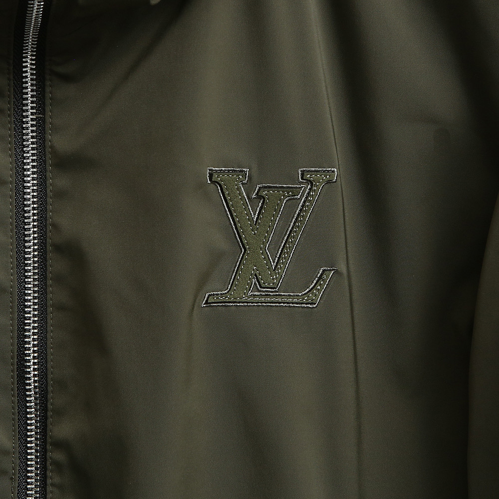 🌹🌹🌹顶级品质！LV驴牌25秋冬新品双面夹克！驴家常青爆款！双面穿全身logo提花连帽双面穿夹克！素色哑