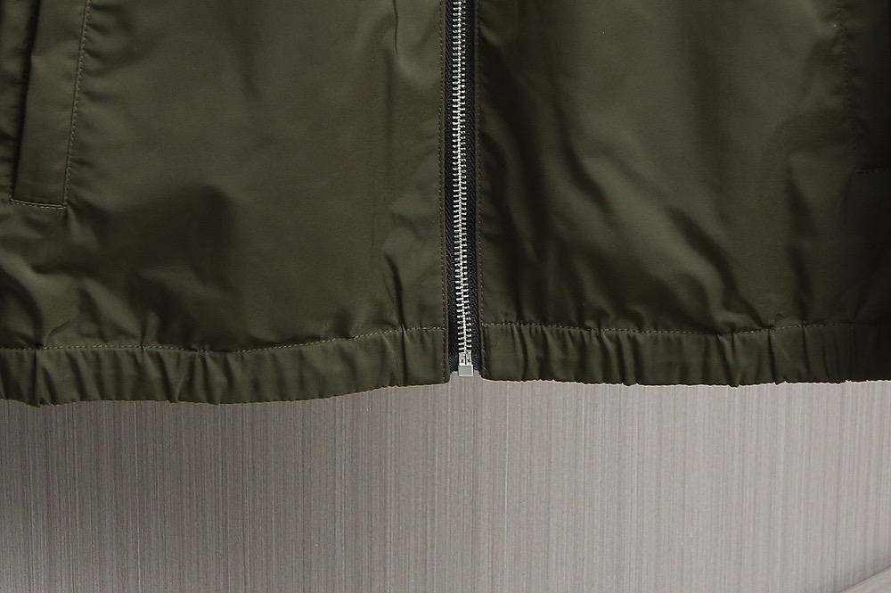 🌹🌹🌹顶级品质！LV驴牌25秋冬新品双面夹克！驴家常青爆款！双面穿全身logo提花连帽双面穿夹克！素色哑