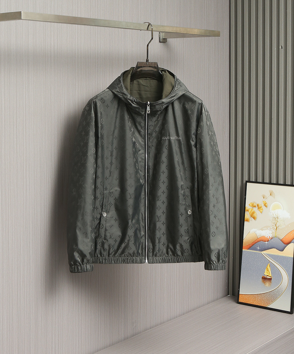🌹🌹🌹顶级品质！LV驴牌25秋冬新品双面夹克！驴家常青爆款！双面穿全身logo提花连帽双面穿夹克！素色哑