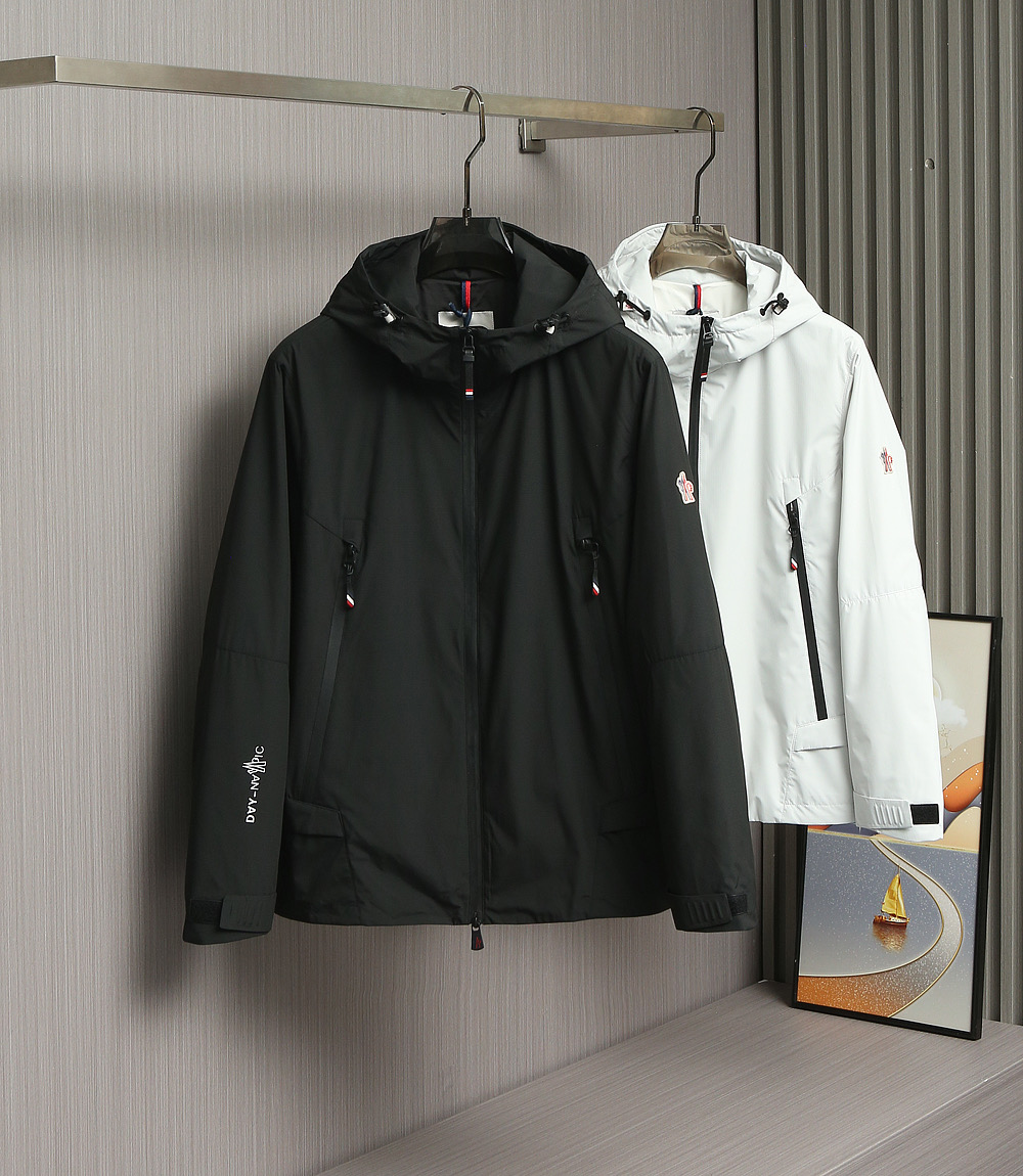 🌹🌹🌹MONCLER 25早秋薄棉夹克，轻盈护身，定义都市探险新美学。无论是穿梭都市街头，还是探索自然秘
