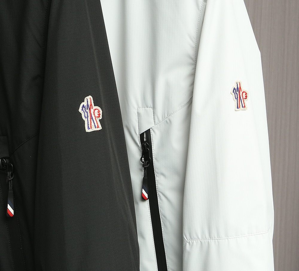 🌹🌹🌹MONCLER 25早秋薄棉夹克，轻盈护身，定义都市探险新美学。无论是穿梭都市街头，还是探索自然秘