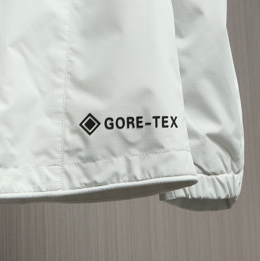 🌹🌹🌹MONCLER 25早秋薄棉夹克，轻盈护身，定义都市探险新美学。无论是穿梭都市街头，还是探索自然秘