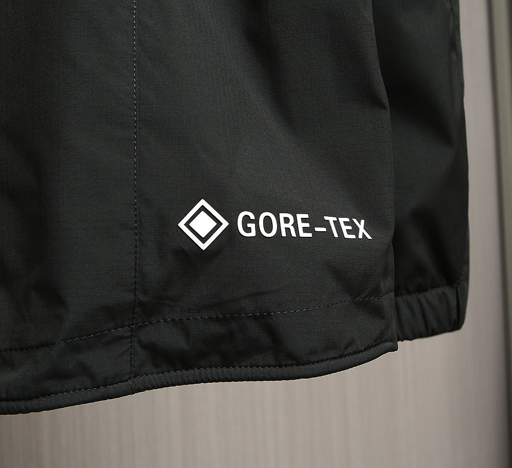 🌹🌹🌹MONCLER 25早秋薄棉夹克，轻盈护身，定义都市探险新美学。无论是穿梭都市街头，还是探索自然秘