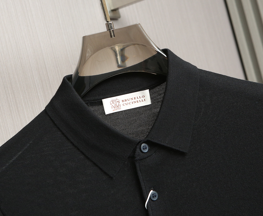 🌹🌹🌹BC Polo领100%纯羊毛薄款羊毛衫！时尚前沿·新品璀璨发布。在这个秋冬交替的浪漫时节，BC家