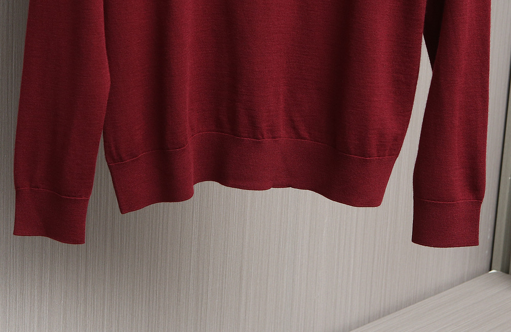 【🌹🌹🌹lp🆕Polo领100%纯羊毛薄款羊毛衫！时尚前沿·新品璀璨发布。在这个秋冬交替的浪漫时节，lp