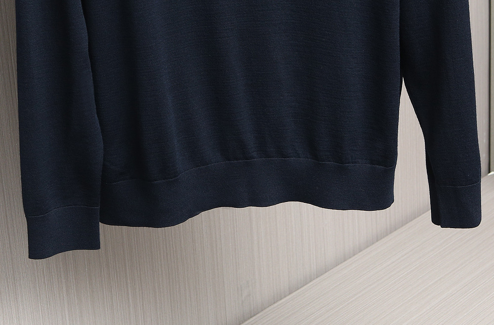 【🌹🌹🌹lp🆕Polo领100%纯羊毛薄款羊毛衫！时尚前沿·新品璀璨发布。在这个秋冬交替的浪漫时节，lp