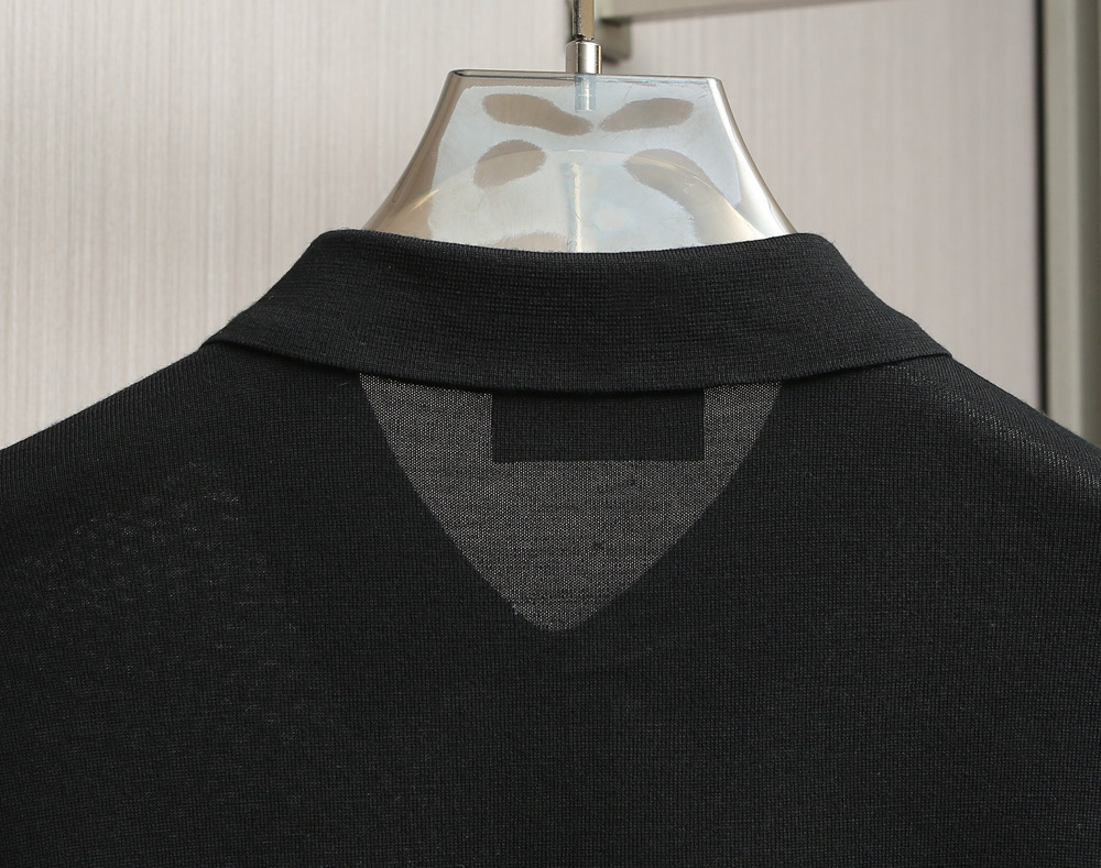 【🌹🌹🌹布里家Polo领100%纯羊毛薄款羊毛衫！时尚前沿·新品璀璨发布。来自意大利罗马的高端奢侈品牌，