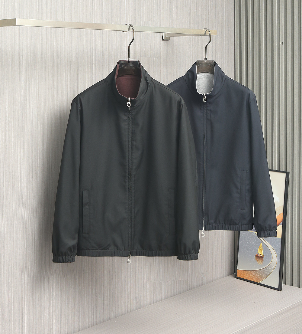 【🌹🌹🌹在时尚与品质的交汇点，诺悠翩雅（Loro Piana）立领双面夹克！以其卓越的工艺和对细节的极致