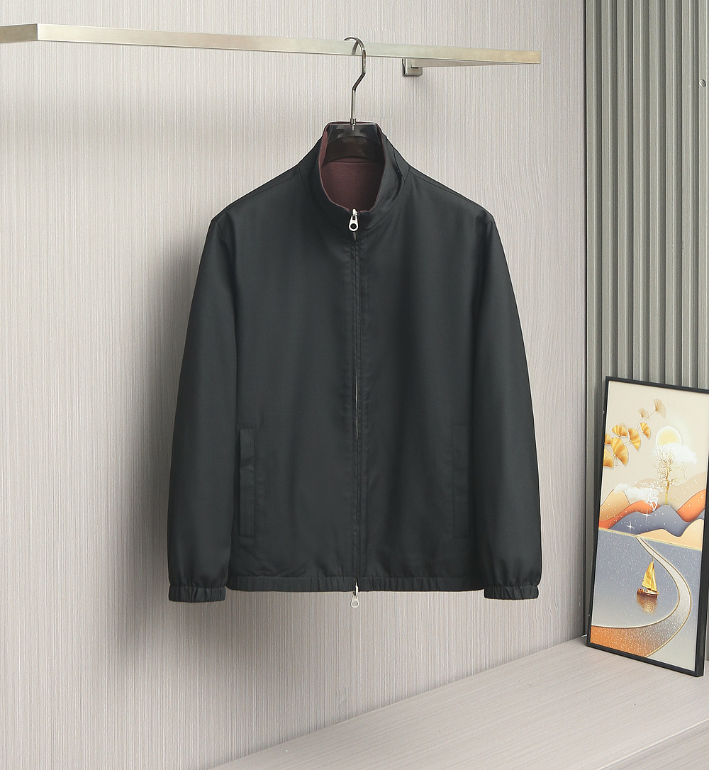 【🌹🌹🌹在时尚与品质的交汇点，诺悠翩雅（Loro Piana）立领双面夹克！以其卓越的工艺和对细节的极致