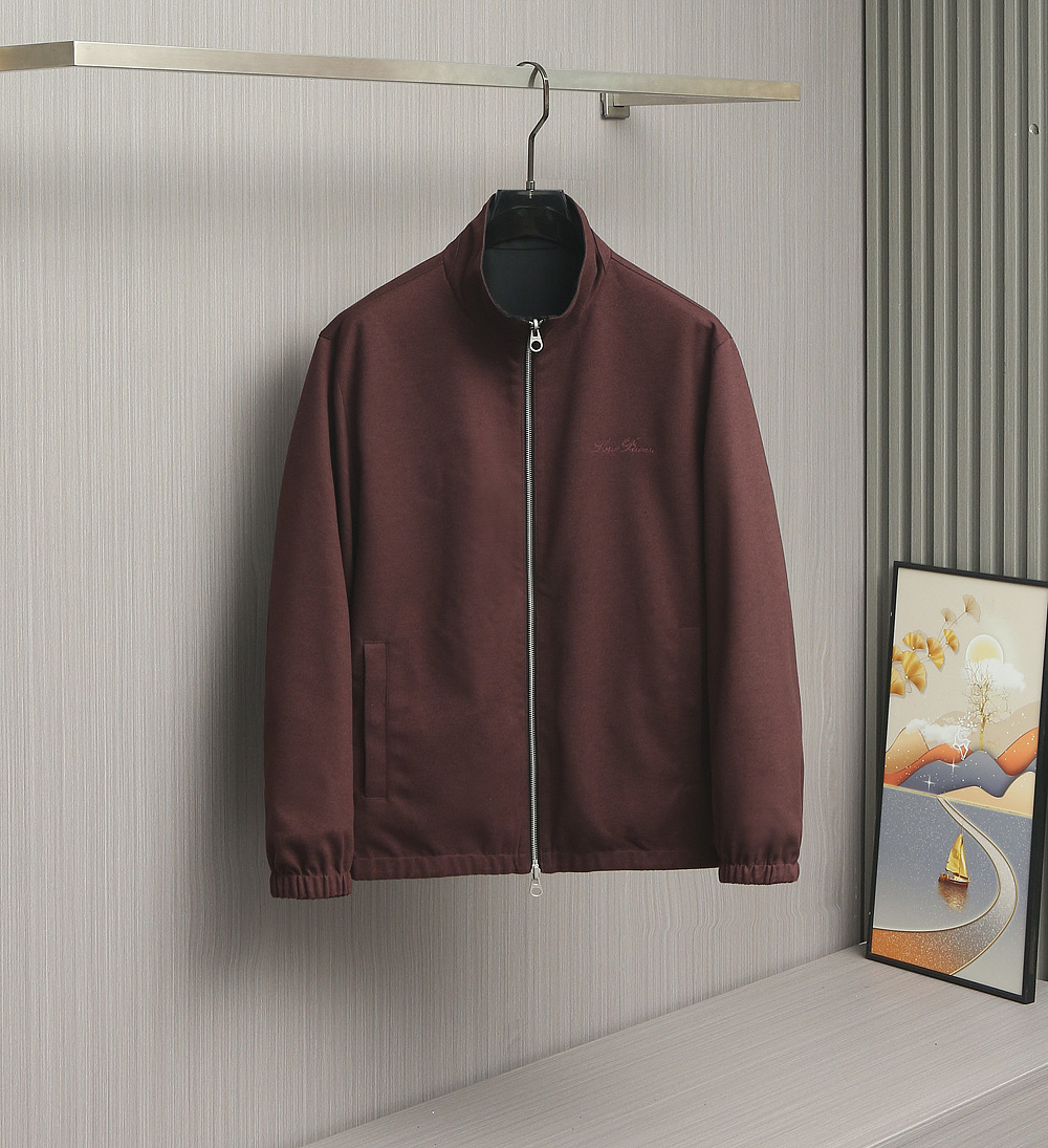 【🌹🌹🌹在时尚与品质的交汇点，诺悠翩雅（Loro Piana）立领双面夹克！以其卓越的工艺和对细节的极致